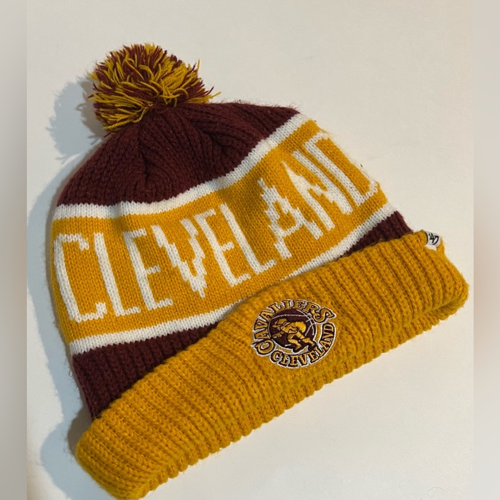 Cleveland Cavaliers Beanie Maroon & Gold with Pom Pom & Mascot Brand 47